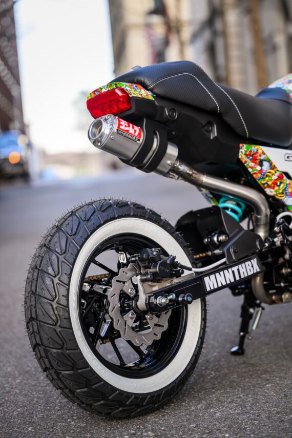 479733078_951124893866621_8529399009367406348_n MNNTHBX Decal