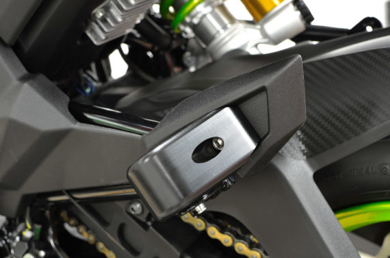DSC_3661 MNNTHBX Kawasaki Z125 Sliders