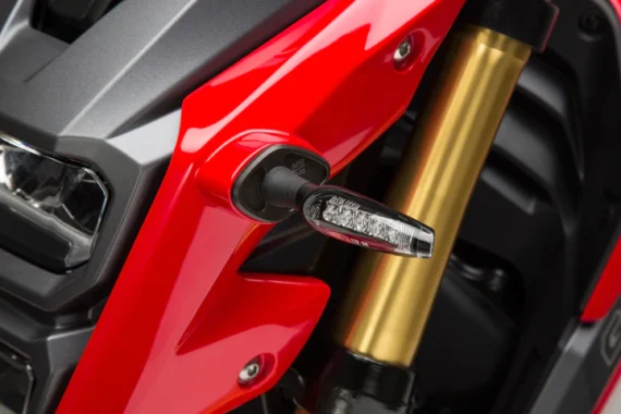 073HA121210_B_L_f0b5a915-bbed-4b31-a0b1-0d9d74009100_720x.jpg Yoshimura LED Signal Kit