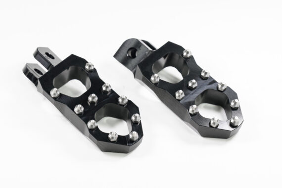 GJH_9267-DeNoiseAI-severe-noise OTB MX STYLE BLACK BILLET FOOTPEGS for Honda Dax