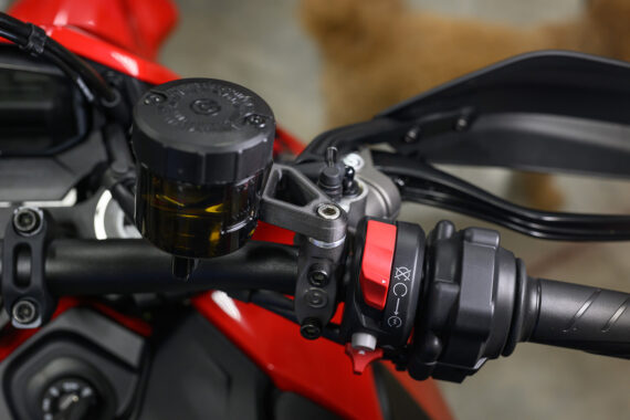 GJH_3379 Ducati Hypermotard 698 Mono Mirror Elimination Kit & Reservoir Brackets