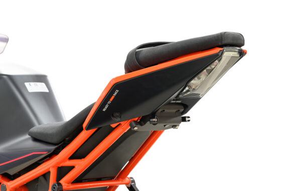 GJH_3391 2022+ KTM RC 390 Fender Eliminator & XK Glow LED Turnsignals